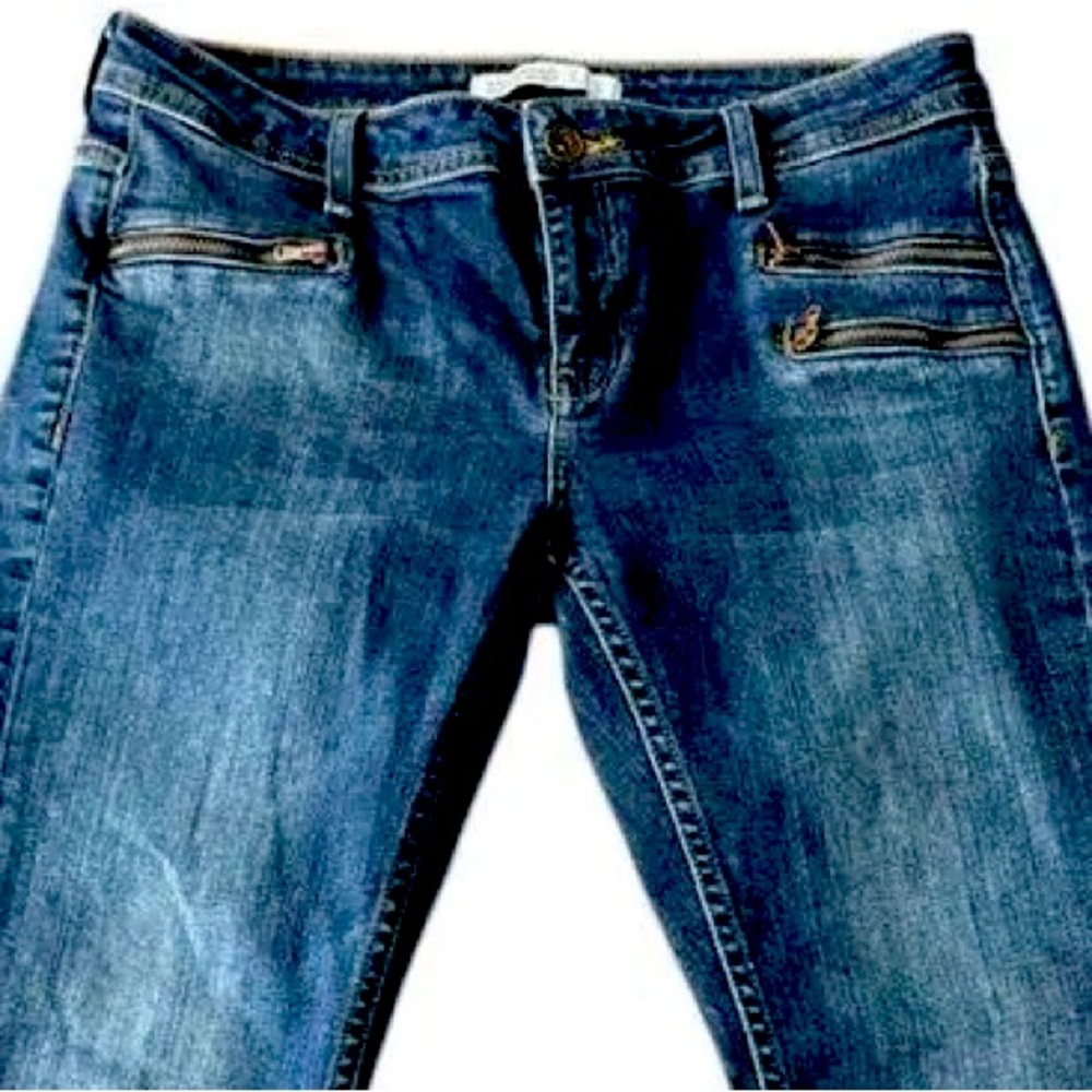 RARE ZARA INDIGO COLOR DENIM WITH THE MOTO ZIPPERS IN FRONT BASIC Z1975 👖 JEANS!